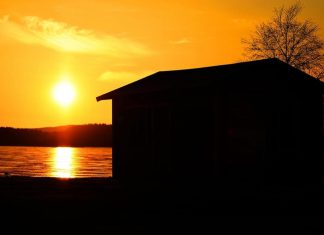Solnedgång över Piteälven Solnedgång vid Piteälven, Sverige - Travel in Sweden